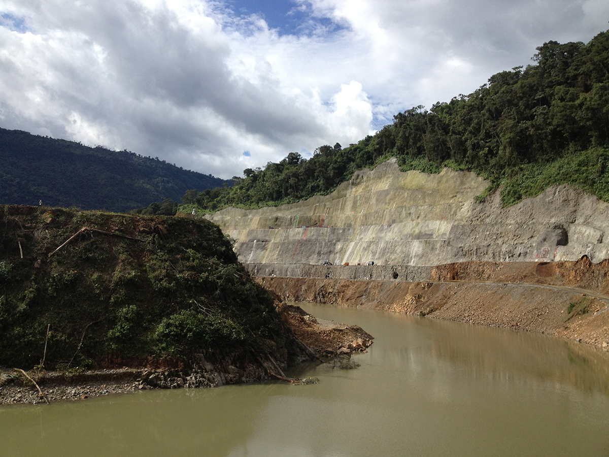 Construction scene of diversion dam in river. Photo: Ruijie Peng.